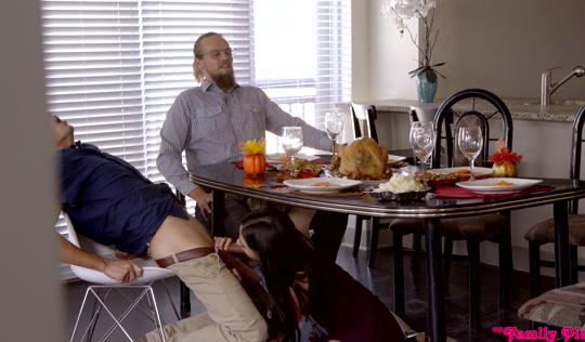 Крепкого братишкиного поршня хватило обеим сестричкам