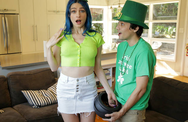 Гном и волшебный сундучок - ролевое порно с сестрой