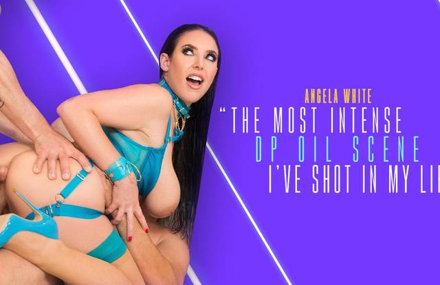 Два друга вскрывают сочный анал мокрой девчонки и кончают внутрь жопы